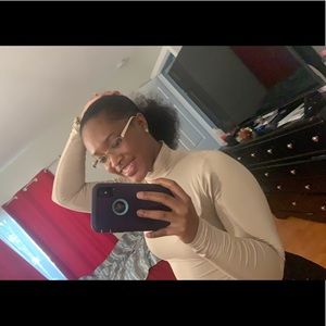 Meet your Posher, Corina